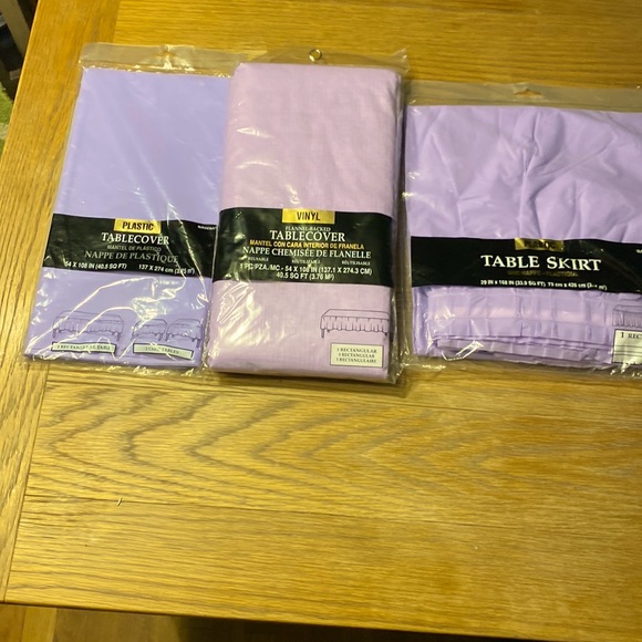 10/$15  Sealed Lavender Flannel backedTable-cover,Table Skirt & TCoverNWT - Picture 2 of 14